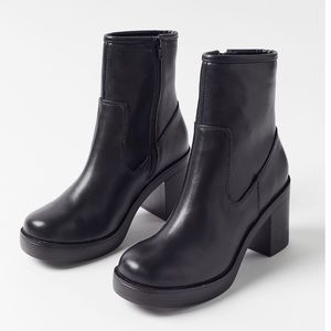 Urban Outfitters Gwen Platform Boots Sz. 7